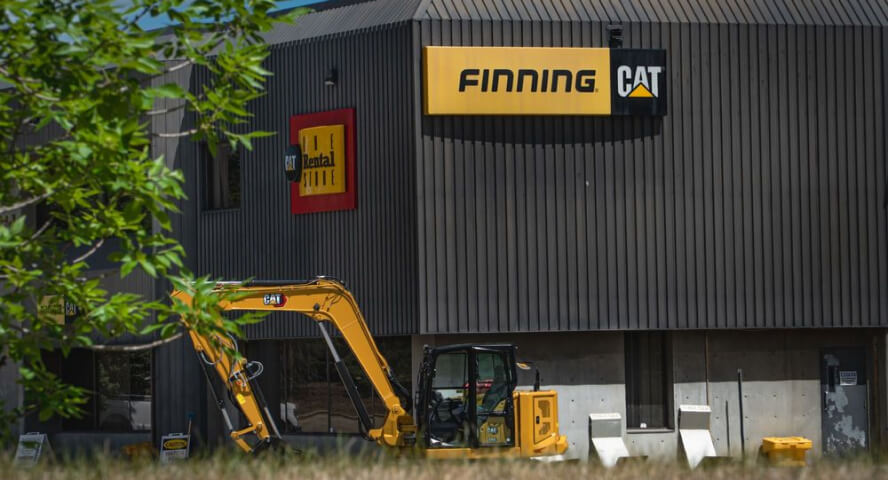 Why Choose a Full-Service Heavy Equipment Dealer?