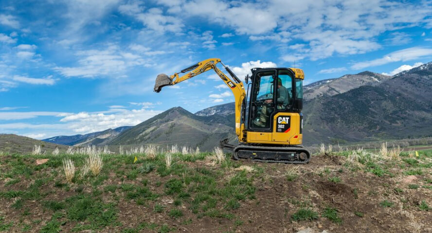 Top 5 Reasons to Rent a Mini Excavator