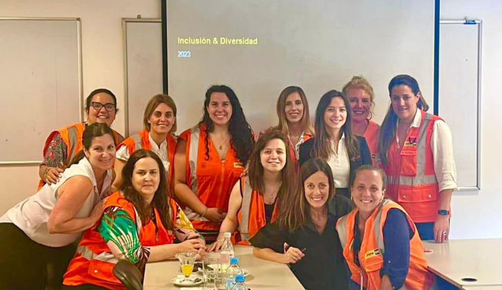 Incorporación de mujeres en roles técnicos: potenciando el talento femenino