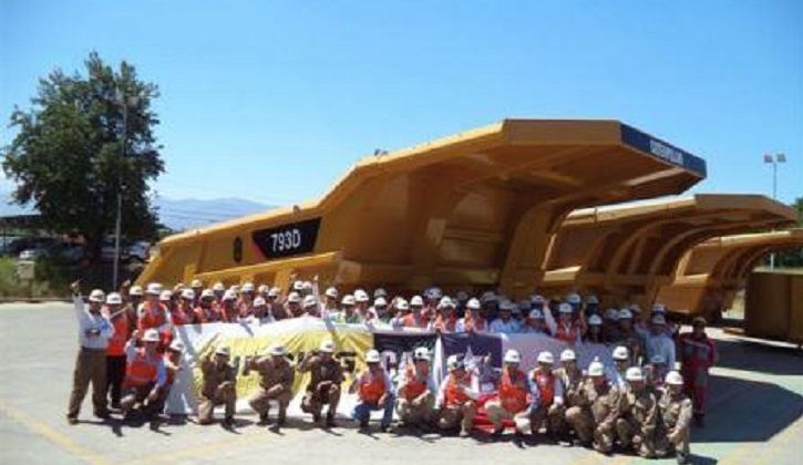 Finning  vende primera tolva Hp CAT fabricada en Chile