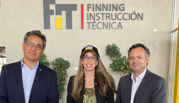 Embajadora de Estados Unidos visita instalaciones de Finning en Antofagasta