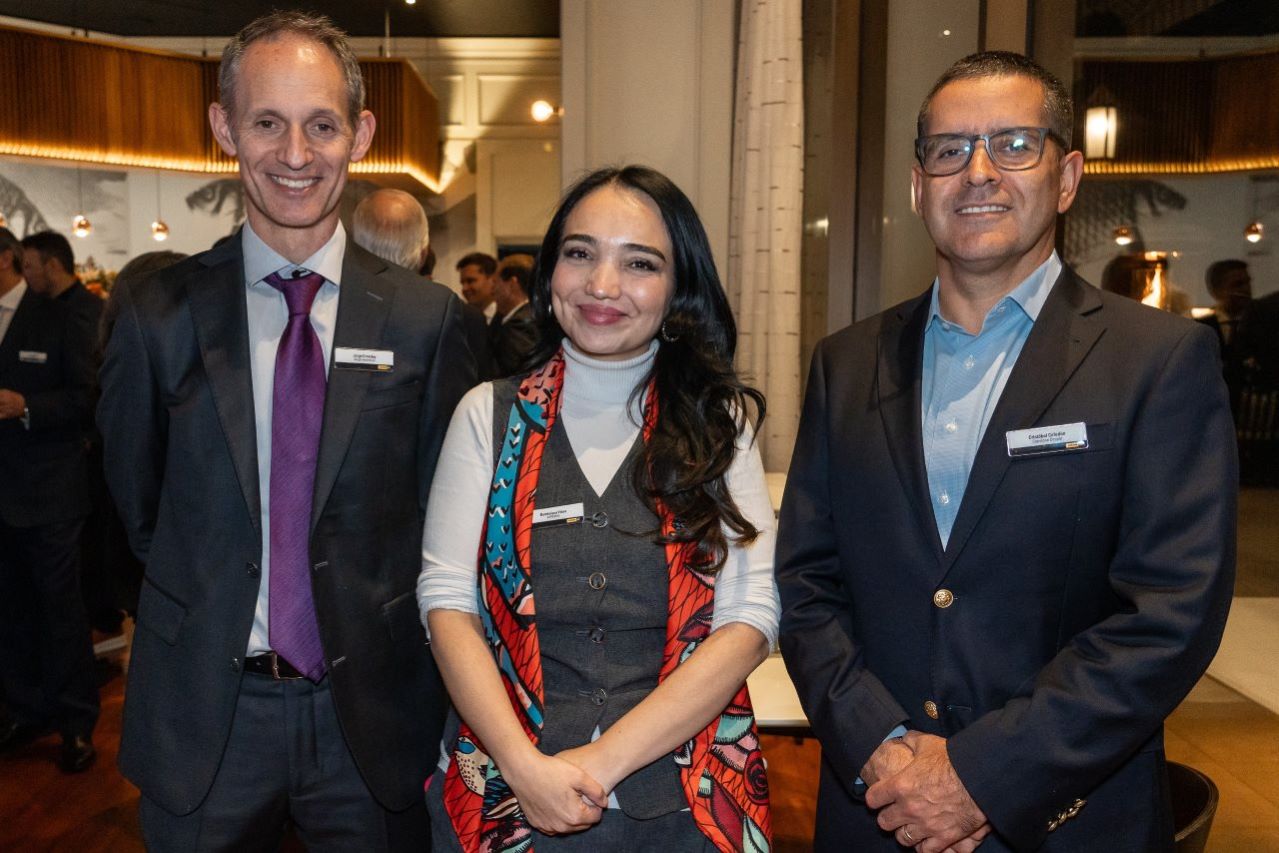 Clientes de Finning se reunen en evento exclusivo durante Electric Mine