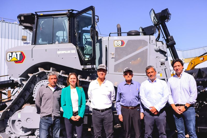 EMIN recibe el nuevo D8 Centennial de Finning