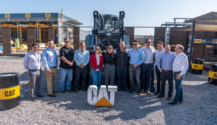 Finning entrega Tractor Cat D6 Centennial a EXCON