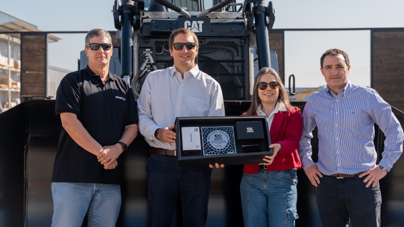 Finning entrega Tractor Cat D6 Centennial a EXCON