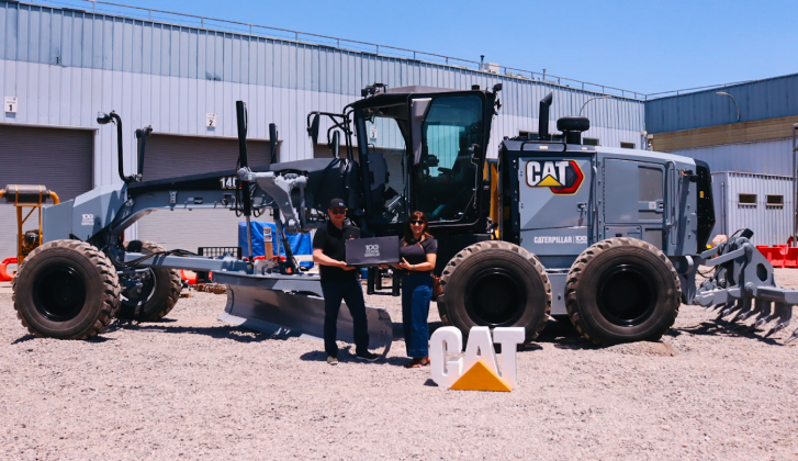 Finning entrega Motoniveladora 140 a Constructora Puerto Varas