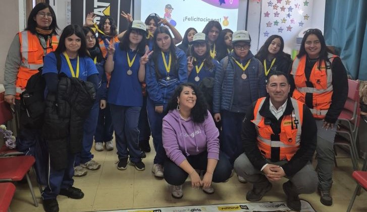 Niñas de Los Andes se acercan a la robótica con talleres STEM