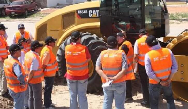 Finning Cat Lanza Nueva Línea De Pavimentación En Bolivia